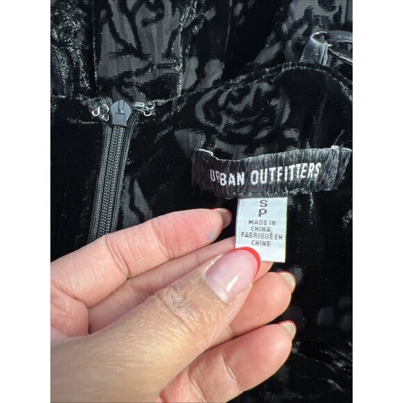 Urban Outfitters‎ Black Velvet Burnout Floral Midi  Sheath Dress goth lined - Picture 10 of 12